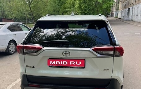 Toyota RAV4, 2020 год, 2 950 000 рублей, 8 фотография