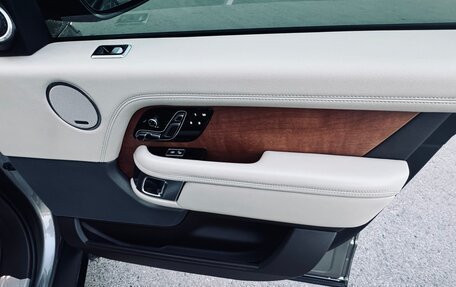 Land Rover Range Rover IV рестайлинг, 2018 год, 6 800 000 рублей, 9 фотография