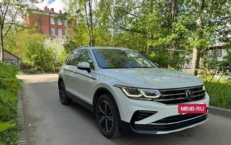 Volkswagen Tiguan II, 2021 год, 3 140 000 рублей, 7 фотография