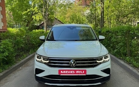 Volkswagen Tiguan II, 2021 год, 3 140 000 рублей, 4 фотография