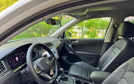 Volkswagen Tiguan II, 2021 год, 3 140 000 рублей, 21 фотография