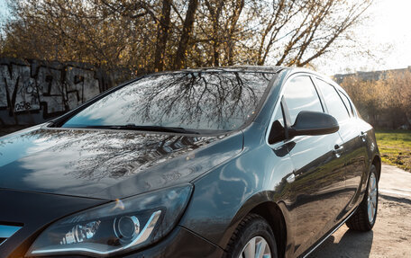 Opel Astra J, 2010 год, 645 000 рублей, 2 фотография