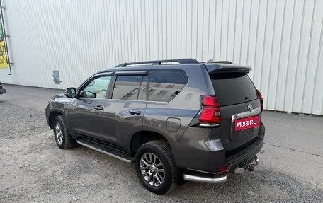 Toyota Land Cruiser Prado 150 рестайлинг 2, 2018 год, 4 700 000 рублей, 7 фотография