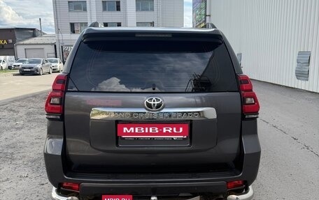 Toyota Land Cruiser Prado 150 рестайлинг 2, 2018 год, 4 700 000 рублей, 5 фотография