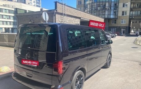 Volkswagen Caravelle T6 рестайлинг, 2017 год, 5 195 000 рублей, 3 фотография
