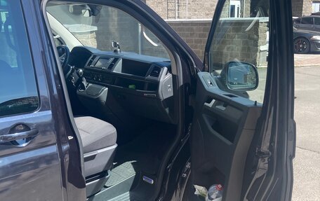 Volkswagen Caravelle T6 рестайлинг, 2017 год, 5 195 000 рублей, 8 фотография