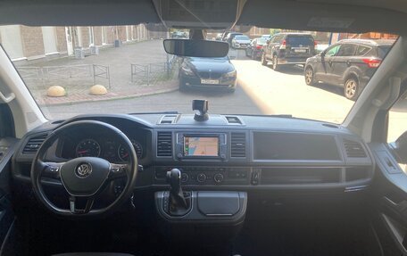 Volkswagen Caravelle T6 рестайлинг, 2017 год, 5 195 000 рублей, 12 фотография