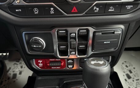 Jeep Wrangler, 2025 год, 7 800 000 рублей, 28 фотография