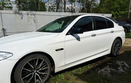 BMW 5 серия, 2012 год, 1 350 000 рублей, 2 фотография
