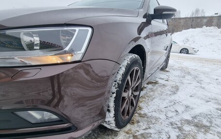 Volkswagen Jetta VI, 2015 год, 900 000 рублей, 3 фотография