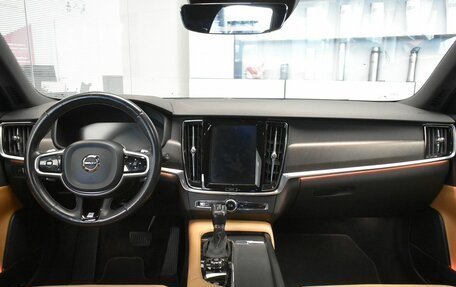 Volvo V90 Cross Country I рестайлинг, 2018 год, 2 890 000 рублей, 9 фотография