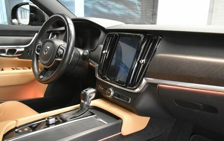 Volvo V90 Cross Country I рестайлинг, 2018 год, 2 890 000 рублей, 17 фотография