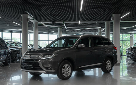 Mitsubishi Outlander III рестайлинг 3, 2016 год, 1 590 000 рублей, 1 фотография