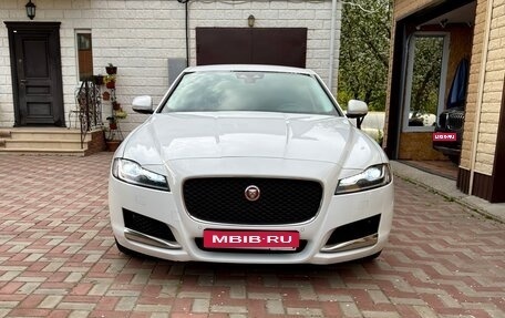 Jaguar XF II, 2017 год, 2 390 000 рублей, 1 фотография
