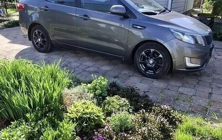 KIA Rio III рестайлинг, 2013 год, 1 050 000 рублей, 5 фотография