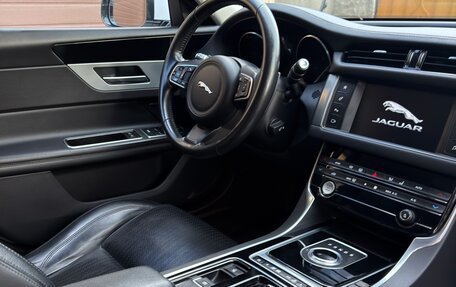Jaguar XF II, 2017 год, 2 390 000 рублей, 6 фотография