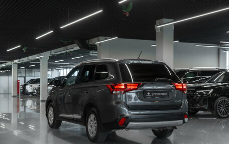 Mitsubishi Outlander III рестайлинг 3, 2016 год, 1 590 000 рублей, 4 фотография