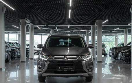 Mitsubishi Outlander III рестайлинг 3, 2016 год, 1 590 000 рублей, 3 фотография