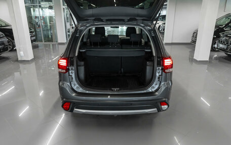 Mitsubishi Outlander III рестайлинг 3, 2016 год, 1 590 000 рублей, 20 фотография