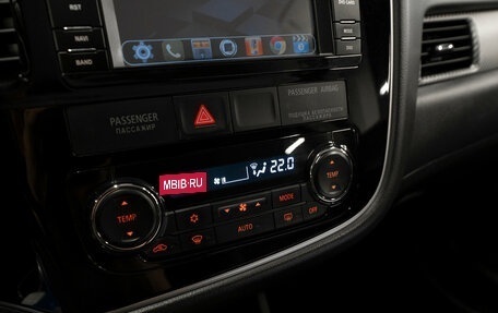 Mitsubishi Outlander III рестайлинг 3, 2016 год, 1 590 000 рублей, 17 фотография