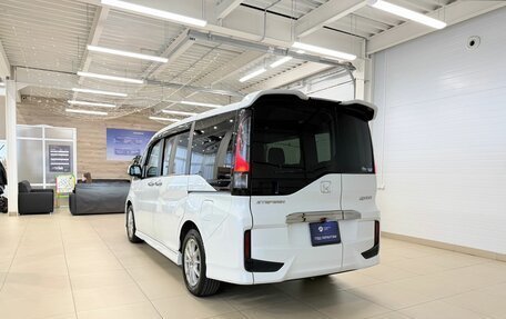 Honda Stepwgn IV, 2017 год, 2 299 900 рублей, 4 фотография