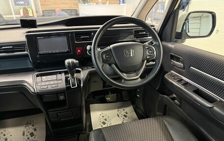 Honda Stepwgn IV, 2017 год, 2 299 900 рублей, 15 фотография