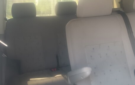 Volkswagen Caravelle T5, 2006 год, 1 150 000 рублей, 11 фотография