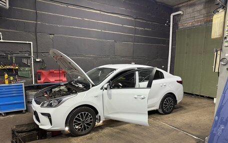KIA Rio IV, 2017 год, 1 330 000 рублей, 3 фотография