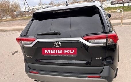 Toyota RAV4, 2018 год, 3 200 000 рублей, 4 фотография