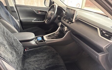 Toyota RAV4, 2018 год, 3 200 000 рублей, 17 фотография