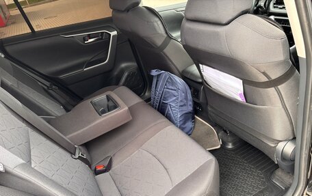 Toyota RAV4, 2018 год, 3 200 000 рублей, 23 фотография
