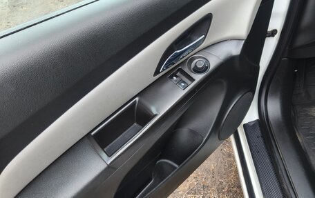 Chevrolet Cruze II, 2014 год, 750 000 рублей, 3 фотография