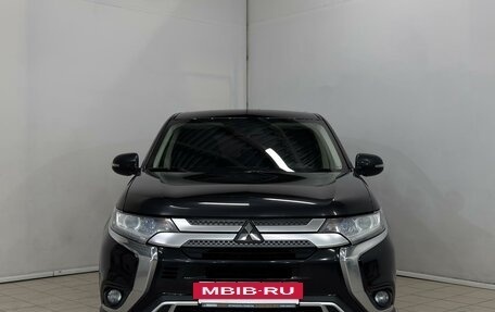 Mitsubishi Outlander III рестайлинг 3, 2019 год, 2 049 000 рублей, 10 фотография
