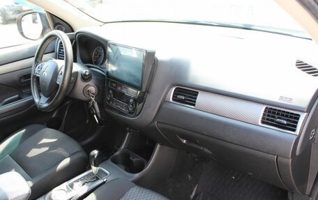 Mitsubishi Outlander III рестайлинг 3, 2014 год, 1 499 000 рублей, 9 фотография