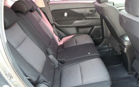 Mitsubishi Outlander III рестайлинг 3, 2014 год, 1 499 000 рублей, 20 фотография
