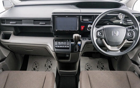 Honda Stepwgn IV, 2015 год, 1 749 000 рублей, 11 фотография