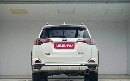 Toyota RAV4, 2018 год, 2 200 000 рублей, 4 фотография