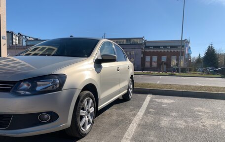 Volkswagen Polo VI (EU Market), 2011 год, 550 000 рублей, 2 фотография