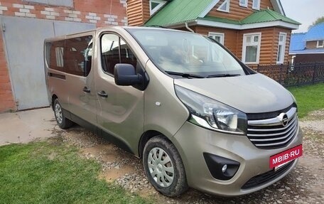 Opel Vivaro B, 2016 год, 2 250 000 рублей, 3 фотография