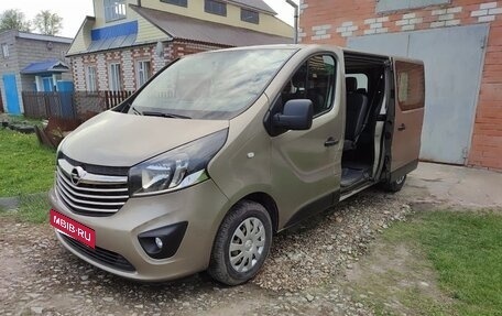 Opel Vivaro B, 2016 год, 2 250 000 рублей, 10 фотография