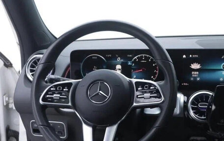 Mercedes-Benz GLB, 2021 год, 2 250 000 рублей, 10 фотография
