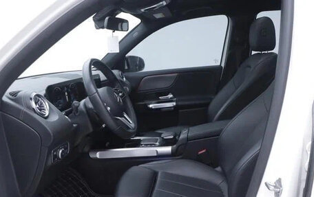 Mercedes-Benz GLB, 2021 год, 2 250 000 рублей, 3 фотография