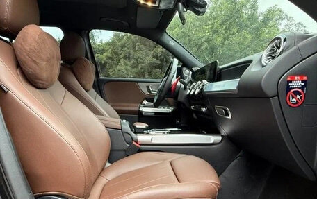 Mercedes-Benz GLB, 2023 год, 2 330 000 рублей, 13 фотография