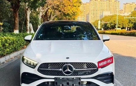 Mercedes-Benz A-Класс, 2025 год, 2 340 000 рублей, 2 фотография