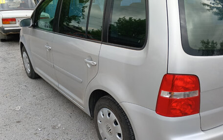 Volkswagen Touran III, 2004 год, 580 000 рублей, 1 фотография