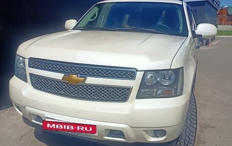 Chevrolet Tahoe III, 2012 год, 2 000 000 рублей, 2 фотография