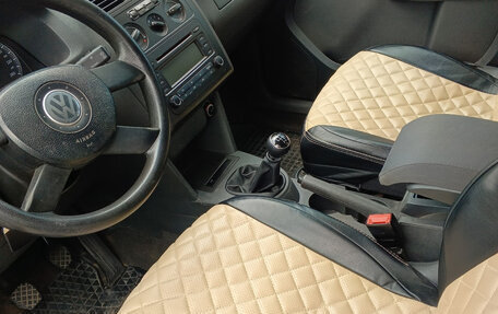 Volkswagen Touran III, 2004 год, 580 000 рублей, 3 фотография