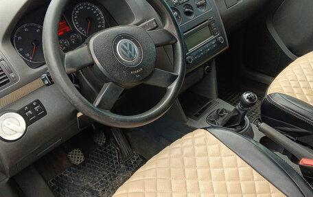 Volkswagen Touran III, 2004 год, 580 000 рублей, 4 фотография