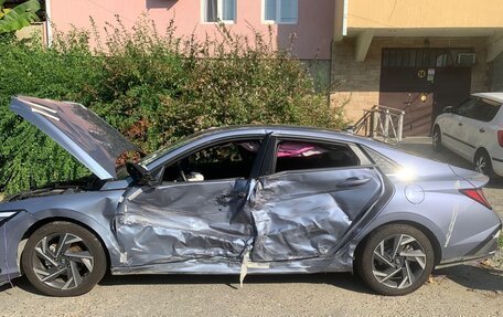 Hyundai Elantra, 2023 год, 1 000 000 рублей, 3 фотография