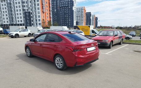 Hyundai Solaris II рестайлинг, 2018 год, 900 000 рублей, 3 фотография